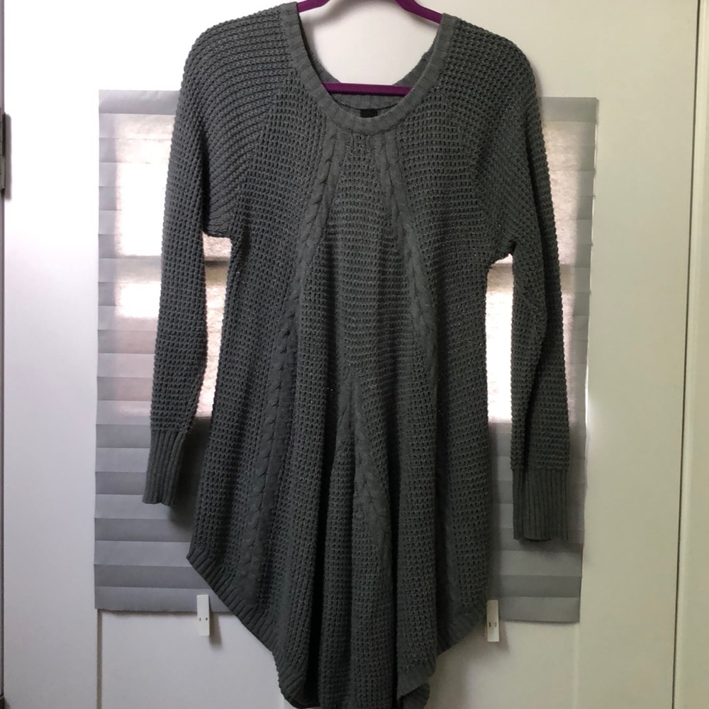 Agnes & Dora Grey sz M woman’s cable sweater